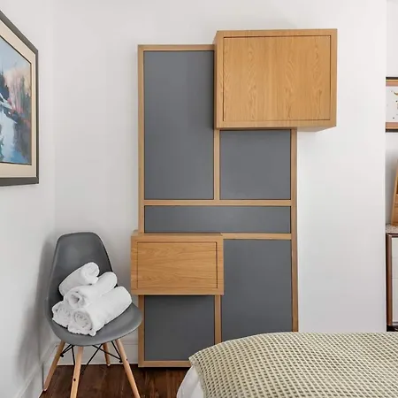 Apartment Loft In Historic Building In Quiet Setting Bristol