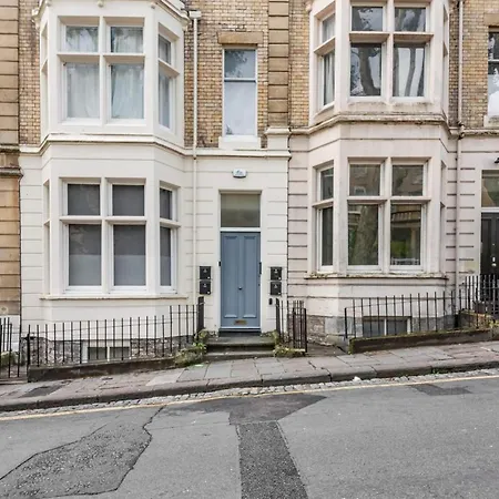 Loft In Historic Building In Quiet Setting Bristol